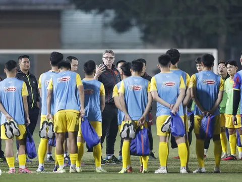 HLV Troussier ‘chấm’ cầu thủ từng bị FIFA cấm trên toàn cầu vì bán độ