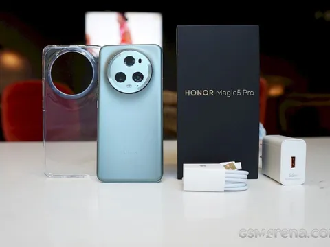 Trên tay Honor Magic 5 Pro: Bộ 3 camera 50MP đẳng cấp, thiết kế mỏng nhẹ cạnh tranh với iPhone 14 Pro Max