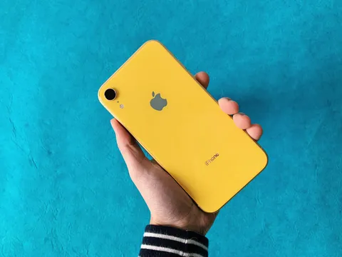 Tư vấn: iPhone XR sau 5 năm rẻ như máy tàu có đáng mua?