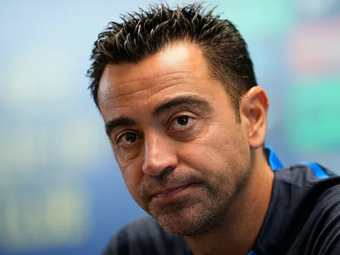 HLV Xavi chính thức lên tiếng về vụ Dani Alves đi 'bóc lịch'