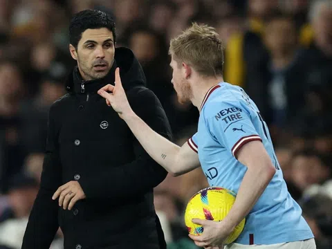 Thua đau Man City, CĐV Arsenal có hành động xấu xí với De Bruyne