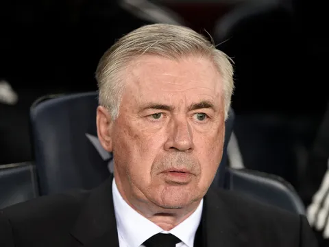 Thua El Clasico 3 lần trong cùng một mùa, HLV Ancelotti bất mãn đòi sự công bằng