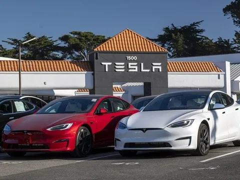 Tesla kiếm tiền "giỏi" gấp đôi 2 đối thủ chính cộng lại