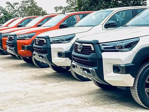 Điểm mặt loạt trang bị trên Toyota Hilux 2023 sắp về Việt Nam