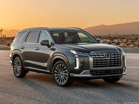 Rộ tin Hyundai Palisade 2023 sắp mở bán tại Việt Nam, giá "mềm" hơn Ford Explorer