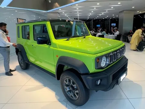 Hàng chục ngàn người đổ xô đặt cọc Suzuki Jimny 5 cửa dù còn chưa biết giá bán