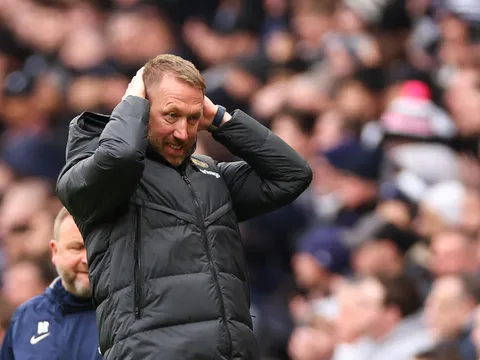 HLV Graham Potter đi vào lịch sử Chelsea sau trận thua Tottenham