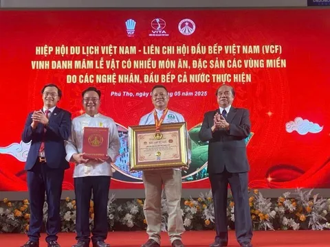 Lễ Dâng Hương Hoàng Tử Lang Liêu: Tôn Vinh Tổ Nghề và Ẩm Thực Việt