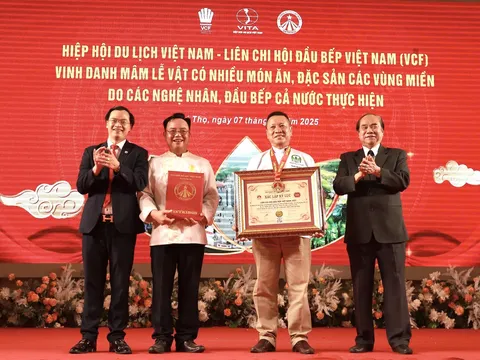 Liên chi hội Đầu bếp Việt Nam lập kỷ lục mâm lễ cúng nhiều nhất Việt Nam
