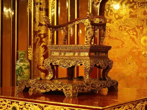 Từ việc ngai vàng triều Nguyễn bị phá hoại đến trách nhiệm của người quản lý và bảo tồn các di sản văn hóa
