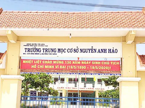 Nóng: Hiệu trưởng nhờ giáo viên đi thi hộ để lấy bằng đại học