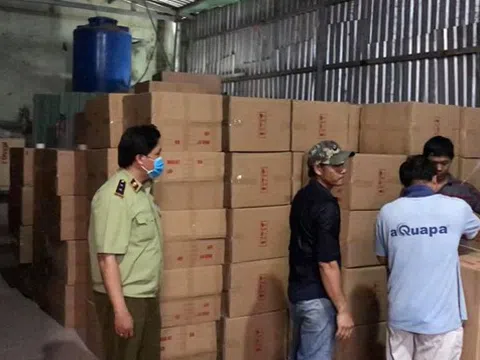 TP. HCM: Phát hiện kho hàng gần 1 triệu khẩu trang chuẩn bị xuất sang Campuchia