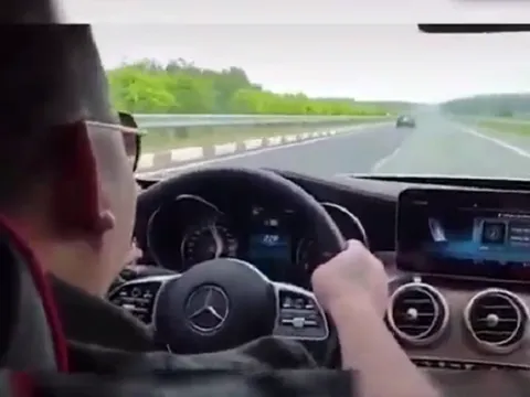 Làm rõ thông tin tài xế Mercedes phóng tốc độ 234km/h trên cao tốc