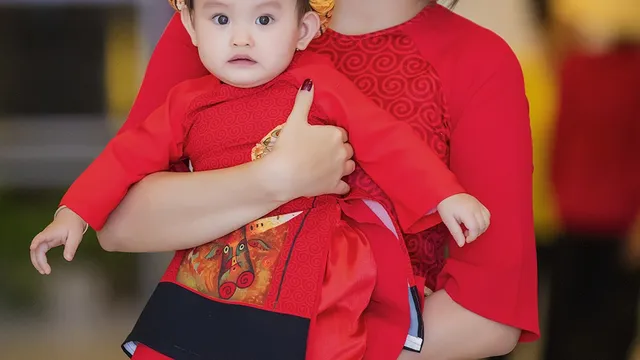 Hồng Quế một thời “nổi loạn” thay đổi thế nào khi làm mẹ đơn thân?