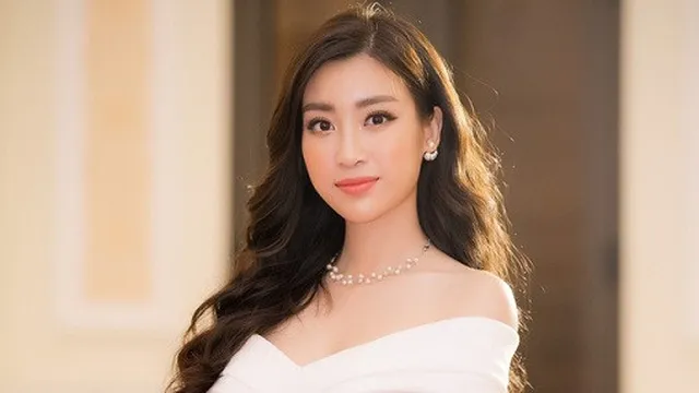 Đỗ Mỹ Linh rạng rỡ nhận giải Nghệ sĩ Nhân ái