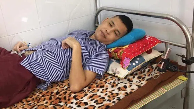 Hiệp Gà nhập viện vì sức khỏe bị suy kiệt do thời gian dài lạm dụng đồ uống có cồn