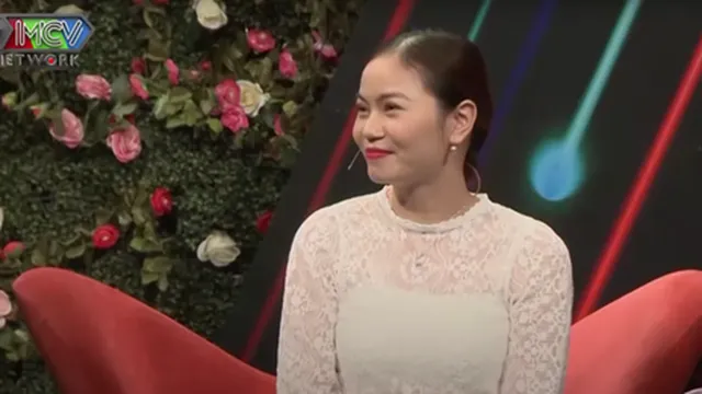 Cô gái mang "sớ" đến show hẹn hò tìm bạn trai, Quyền Linh thốt lên: "Kiếm chồng mà có một cuốn vậy mệt lắm"