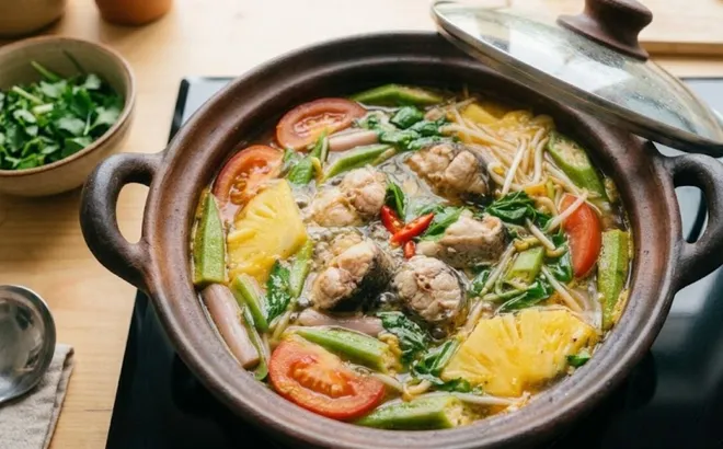 Vì sao nấu canh cá bằng nước lạnh dễ bị tanh?